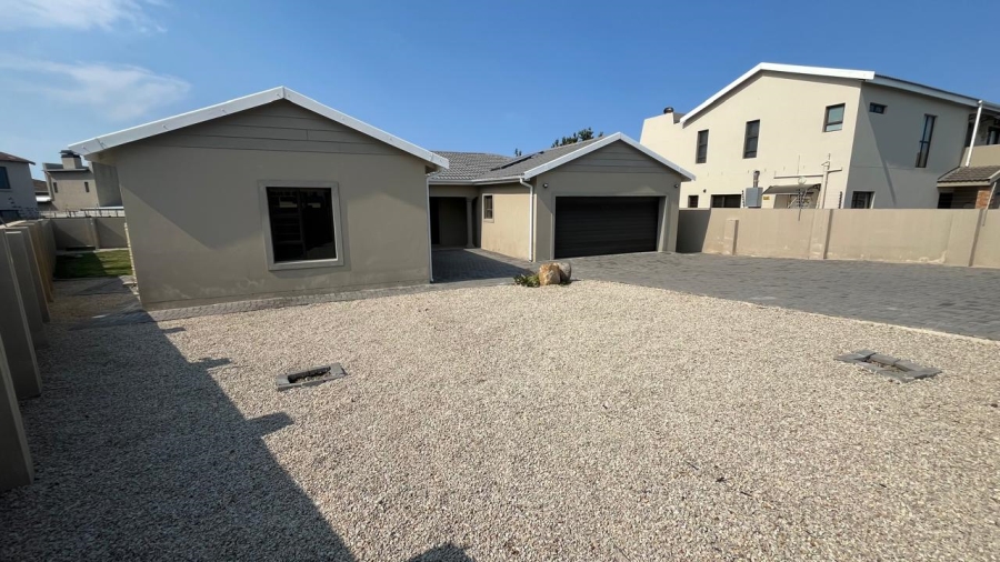 To Let 4 Bedroom Property for Rent in Fountains Estate Eastern Cape